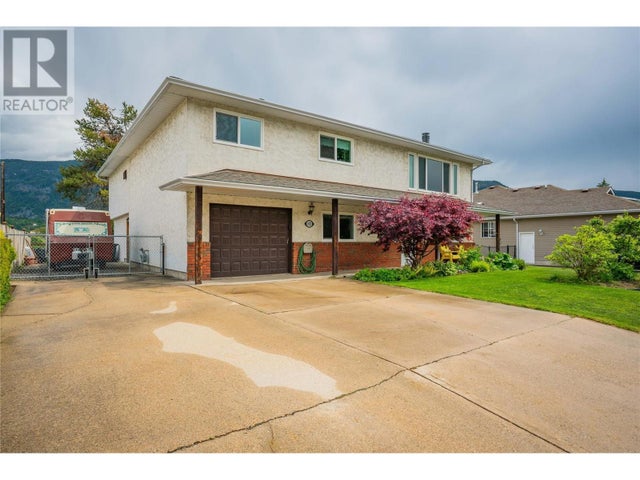 1923 Riverside Crescent, Castlegar