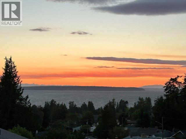 7143 Jordan Street, Powell River