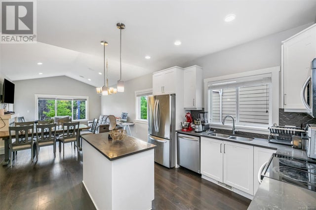 1318 Bombardier Cres, Langford