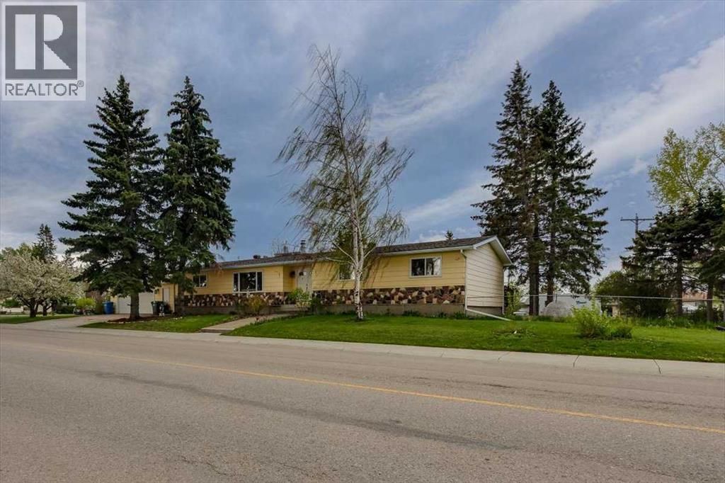 1203 Gough Road, Carstairs