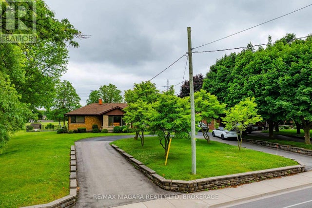 6378 Mountain Road, Niagara Falls (stamford)