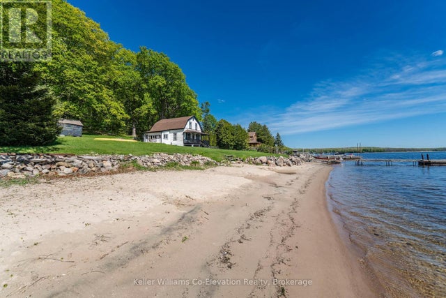 437 Champlain Road, Penetanguishene