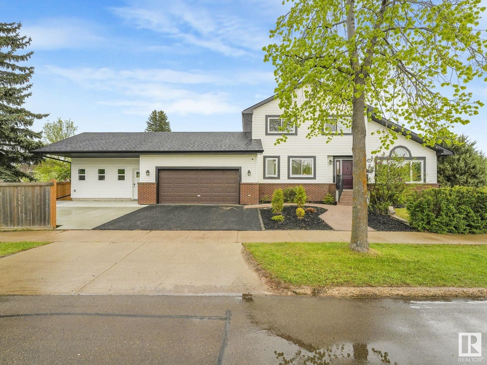 843 Wanyandi Rd Nw, Edmonton