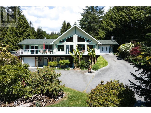 2556 Lower Road, Roberts Creek