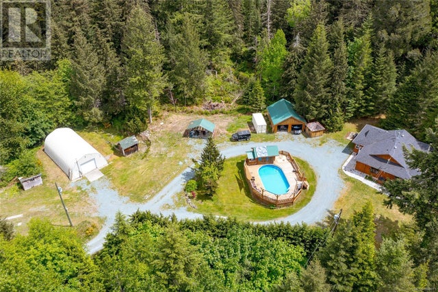 5982 Mayo Rd, Lake Cowichan
