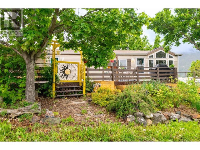 6696 Sunnybrae Canoe Point Road Unit# 12, Tappen