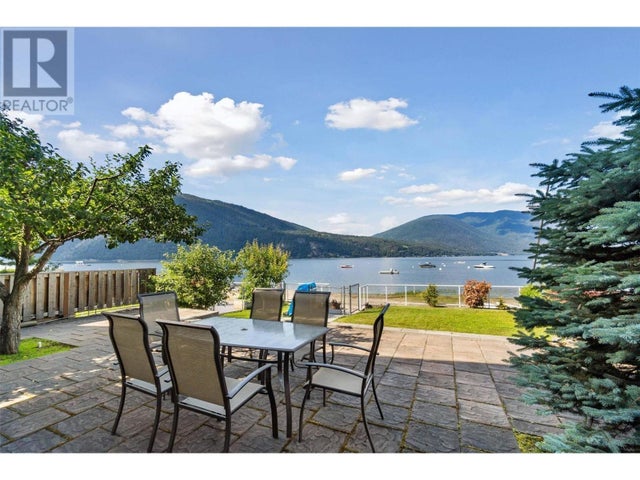 4751 75 Avenue Ne, Salmon Arm