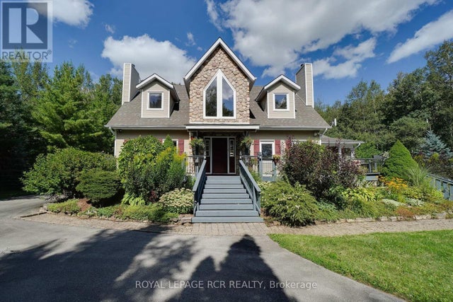 5823 Eighth Line, Erin