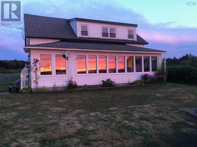 423 Overcove Road, Freeport