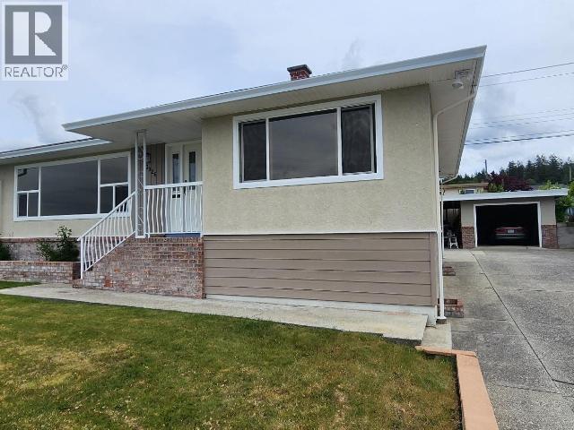 3926 Manitoba Ave, Powell River