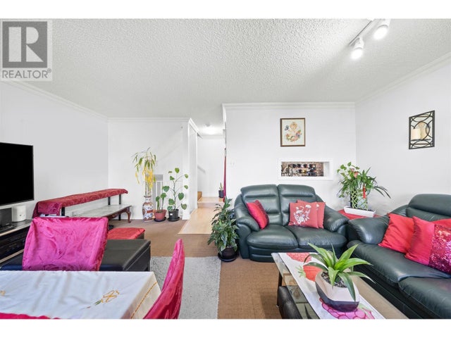 203 8040 Colonial Drive, Richmond