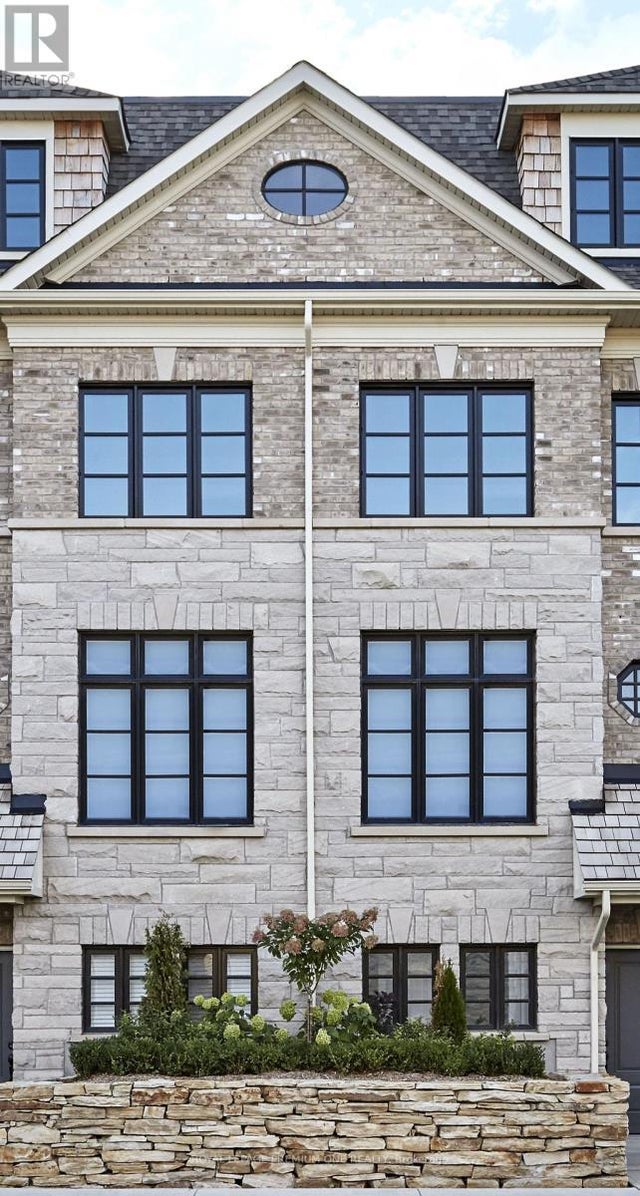 60 - 40 Lunar Crescent, Mississauga (streetsville)