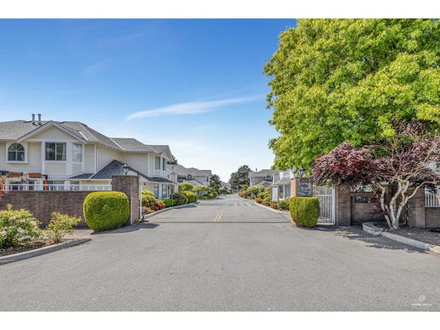 98 7955 122 Street, Surrey