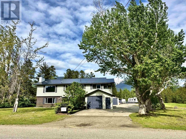 1915 Cranberry Place, Valemount