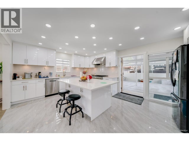 3881 Napier Street, Burnaby