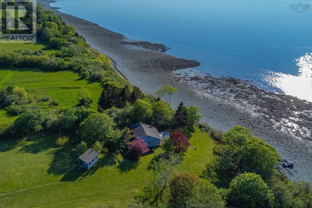 7215 Highway 101, Plympton