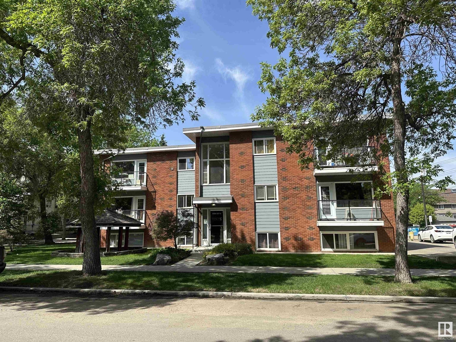 #2 8304 107 St Nw, Edmonton