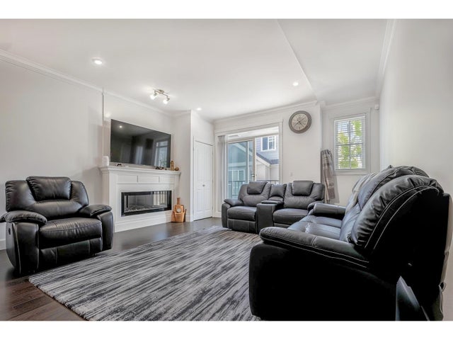 194 13898 64 Avenue, Surrey