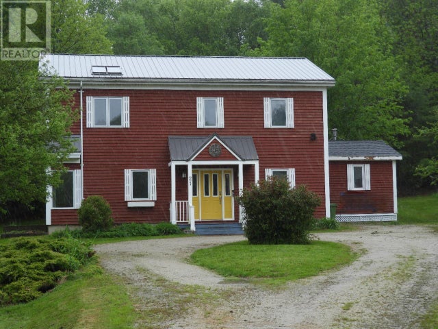 21 Long Hill Road, Mahone Bay