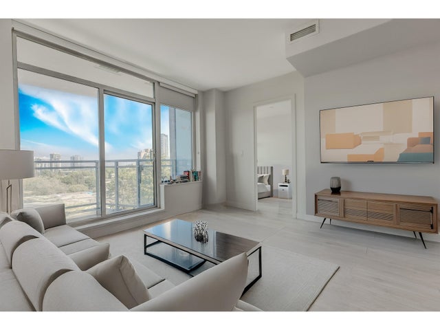 802 13318 104 Avenue, Surrey