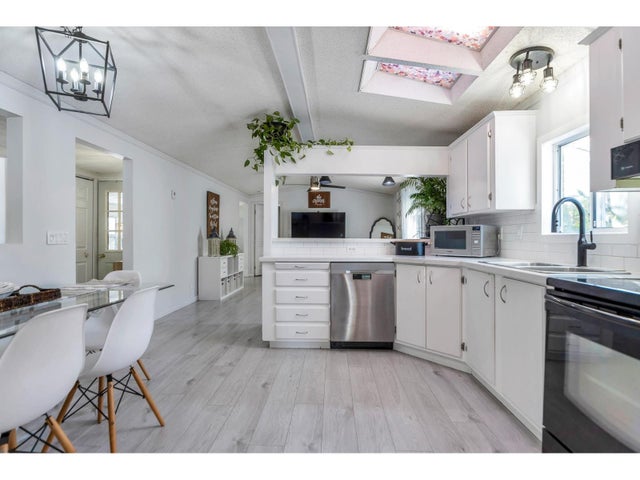 96 1840 160 Street Street, Surrey