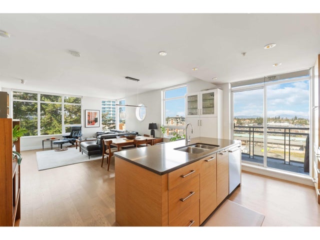 804 15152 Russell Avenue, White Rock