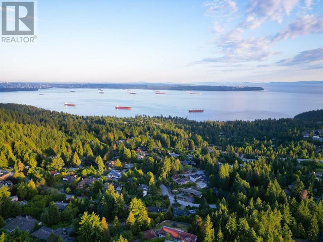 4663 Woodridge Place, West Vancouver