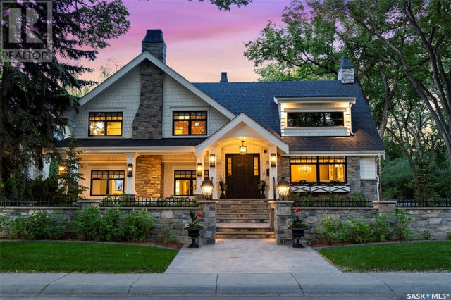 334 Saskatchewan Crescent W, Saskatoon