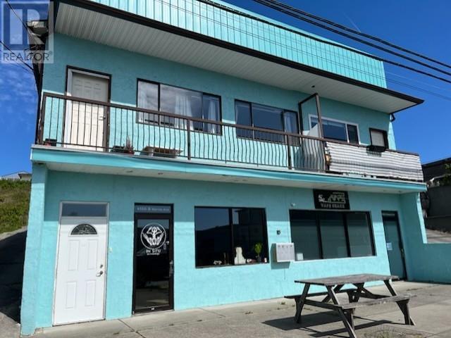 4566 Marine Ave, Powell River