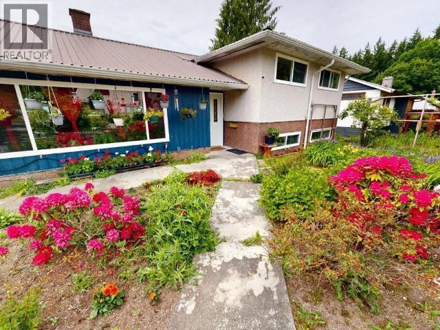 6503 Hillcrest Ave, Powell River