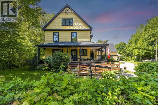 10251/10253 Highway 1, Paradise