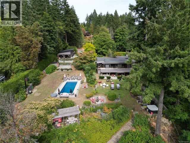 11890 Pilon Rd, Ladysmith