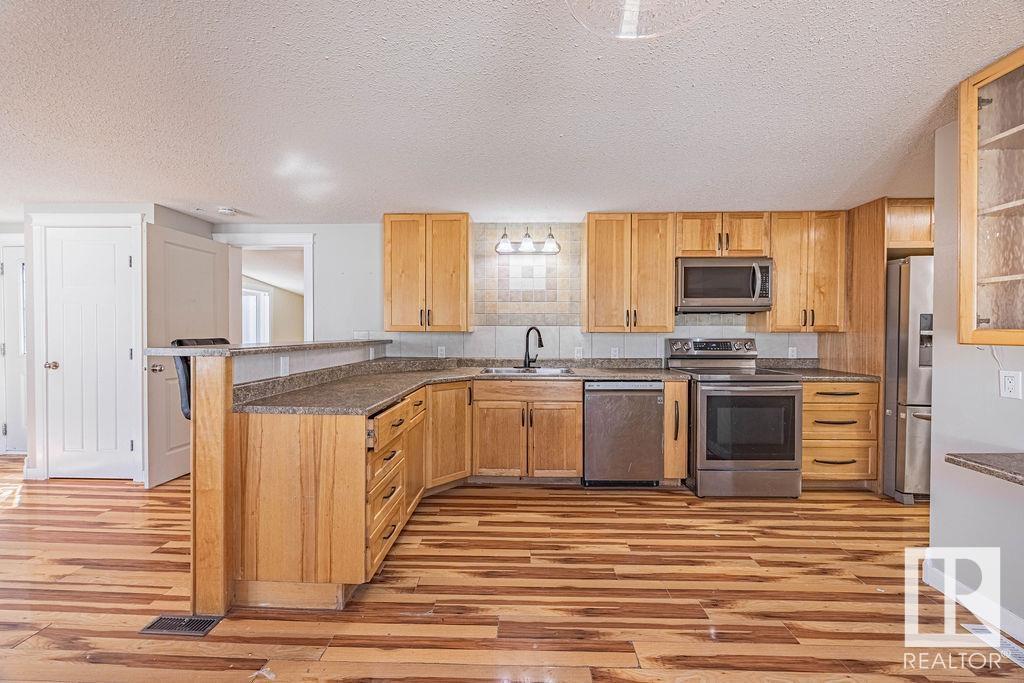 1438 Lakeland Village, Sherwood Park