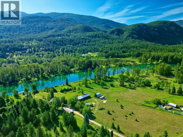 6702 Appledale Lower Road, Winlaw