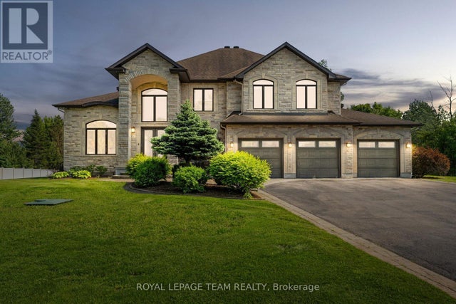 6132 Pebblewoods Drive, Ottawa
