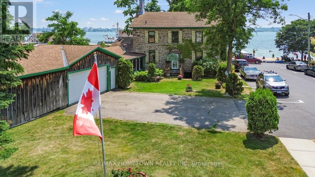 495 King Street W, Prescott