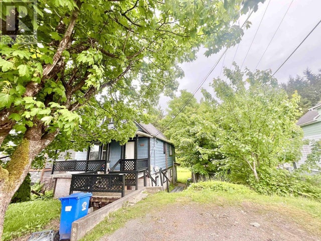 524-526 E 8th Avenue, Prince Rupert