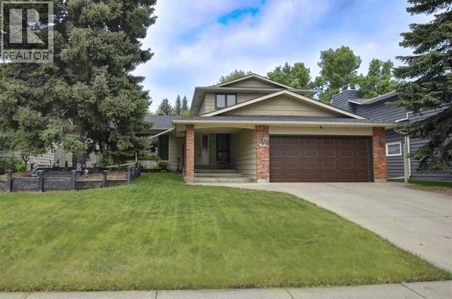 623 Lake Simcoe Close Se, Calgary