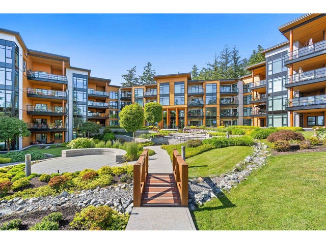 214 14855 Thrift Avenue, White Rock