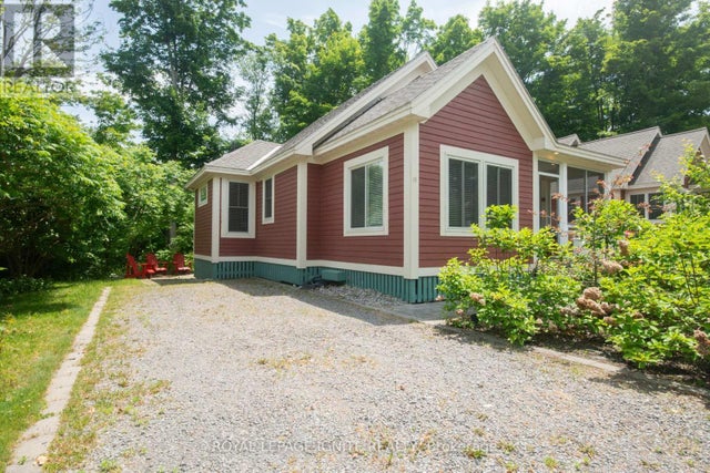 208 - 19 Summer Village Lane, Prince Edward County (athol)