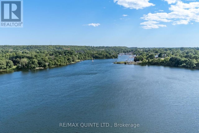 302 - 12 Clara Drive, Prince Edward County (picton Ward)