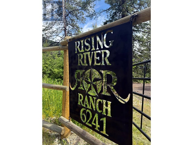 6241 33 Highway, Carmi