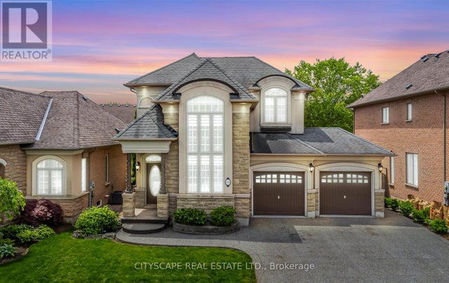 194 Tawny Crescent, Oakville (br Bronte)