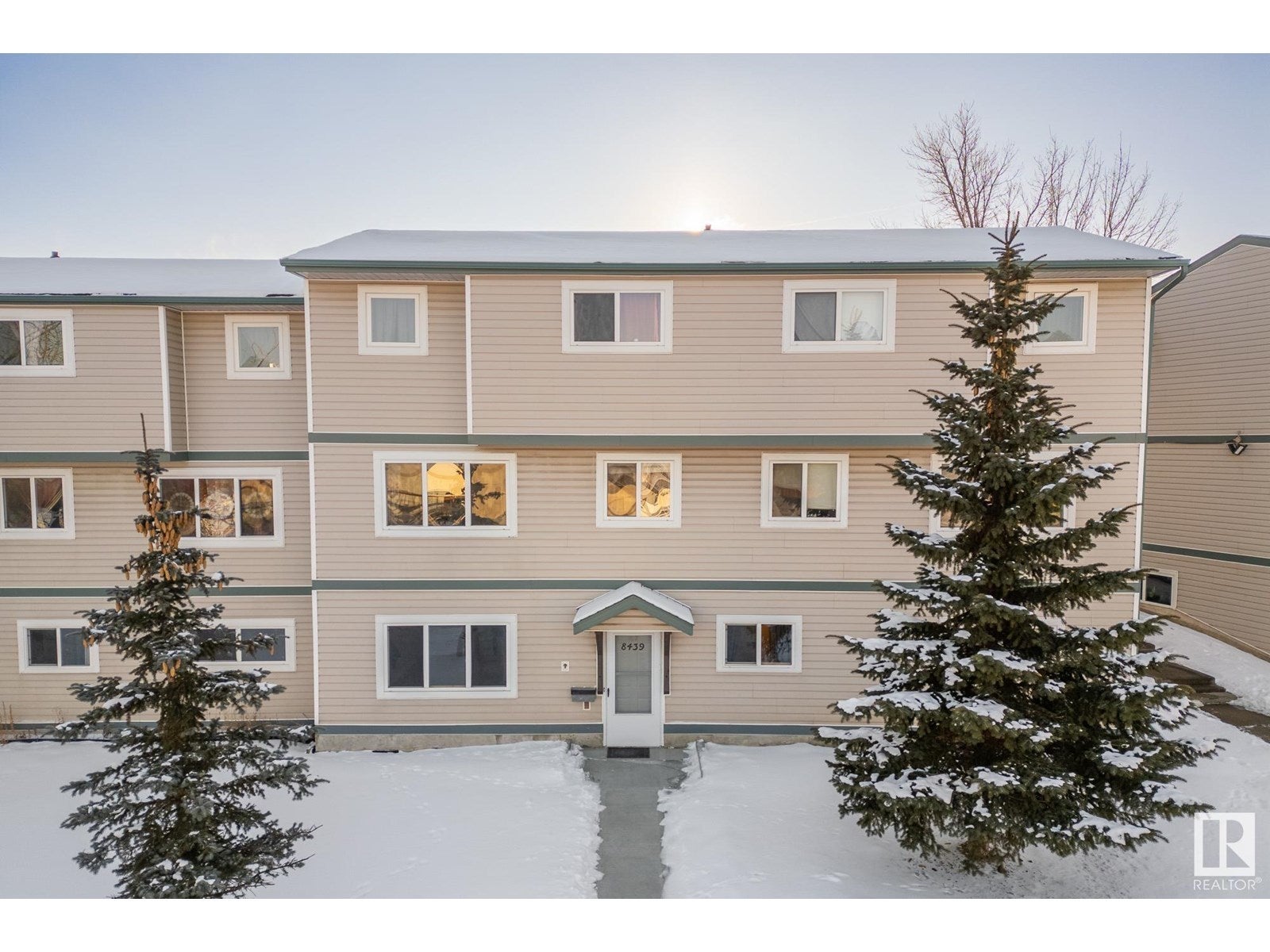 8439 29 Ave Av Nw Nw, Edmonton