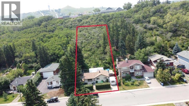 8123 33 Avenue Nw, Calgary