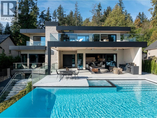 449 Hillcrest Street, West Vancouver