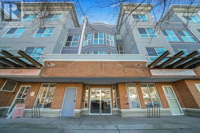 Ph23 760 Kingsway, Vancouver