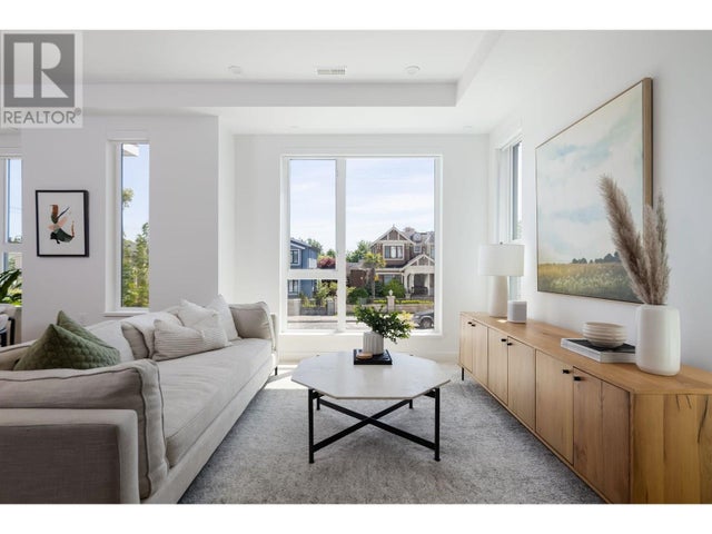 212 715 W 49th Avenue, Vancouver