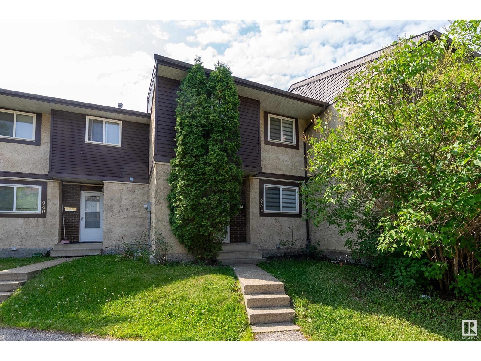 942 Lakewood Road N Nw, Edmonton