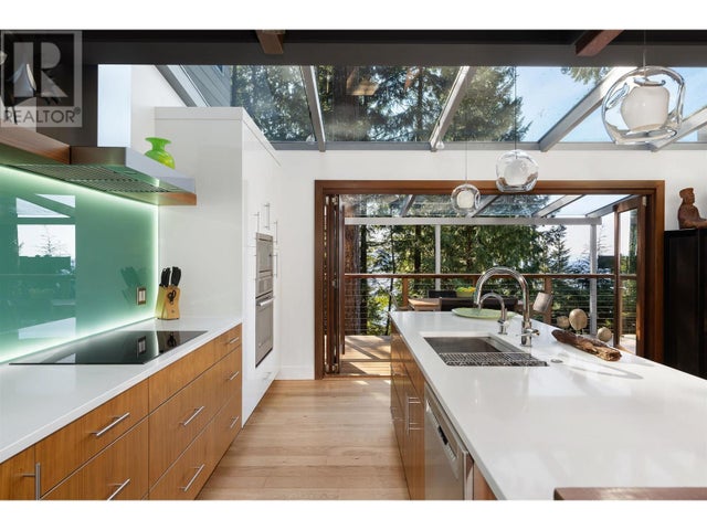 170 Sunset Drive, Lions Bay